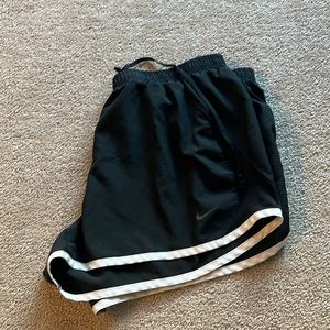 nike shorts black
